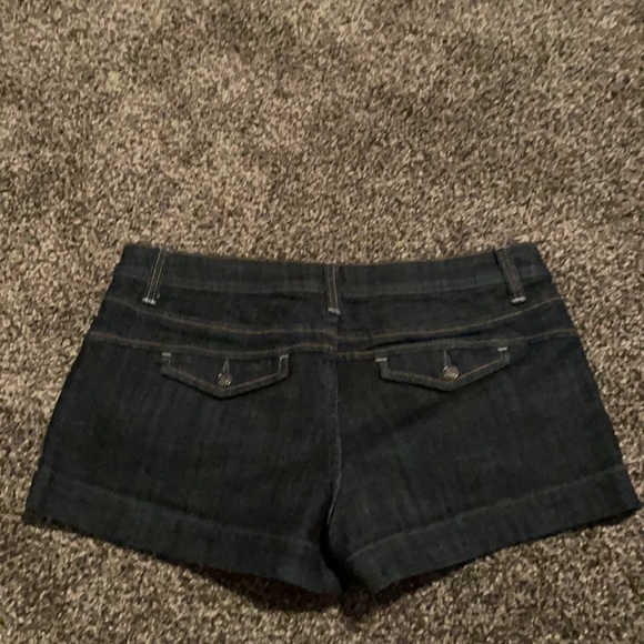 Shorts - Picture 2 of 7